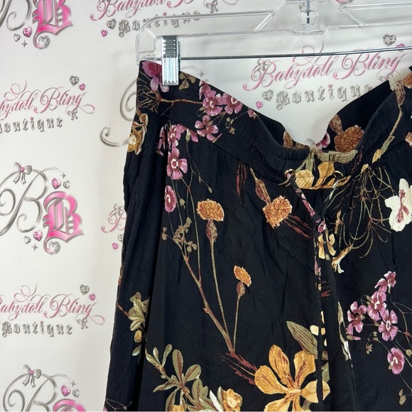 Le Chateau pants flowers purple tan green Black Floral Straight Leg Pants - Picture 5 of 11